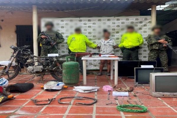 Mujer es capturada por el delito de hurto