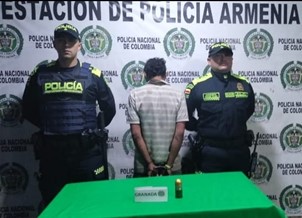 Tenía en su poder una granada 40 milímetros.