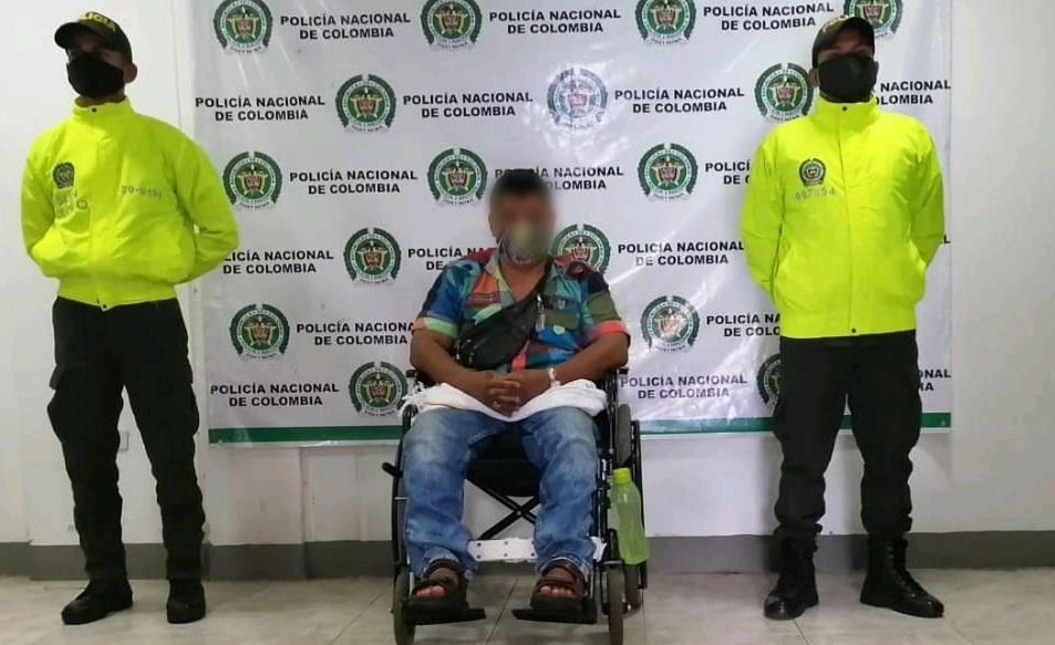 Incautamos 8.300 gramos de marihuana .