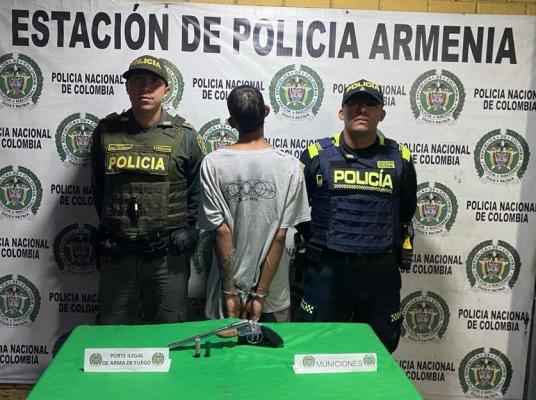 Lo capturaron con porte ilegal de arma de fuego.