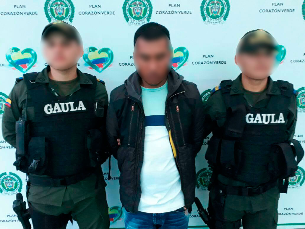 Gaula_capturó_a_’Yilmar’,_sujeto_que_extorsionaba_a_una_ama_de_casa.