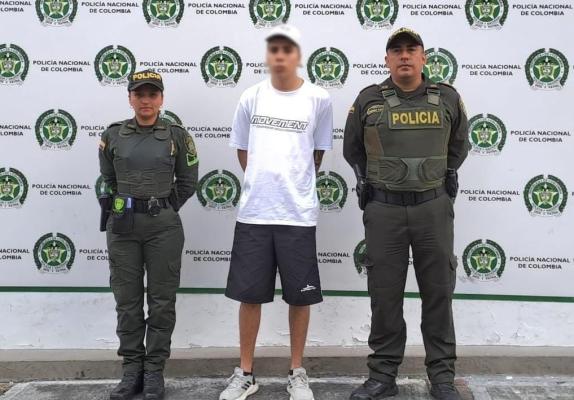 La víctima fue amenazada con un arma cortopunzante para que entregara sus pertenecías.