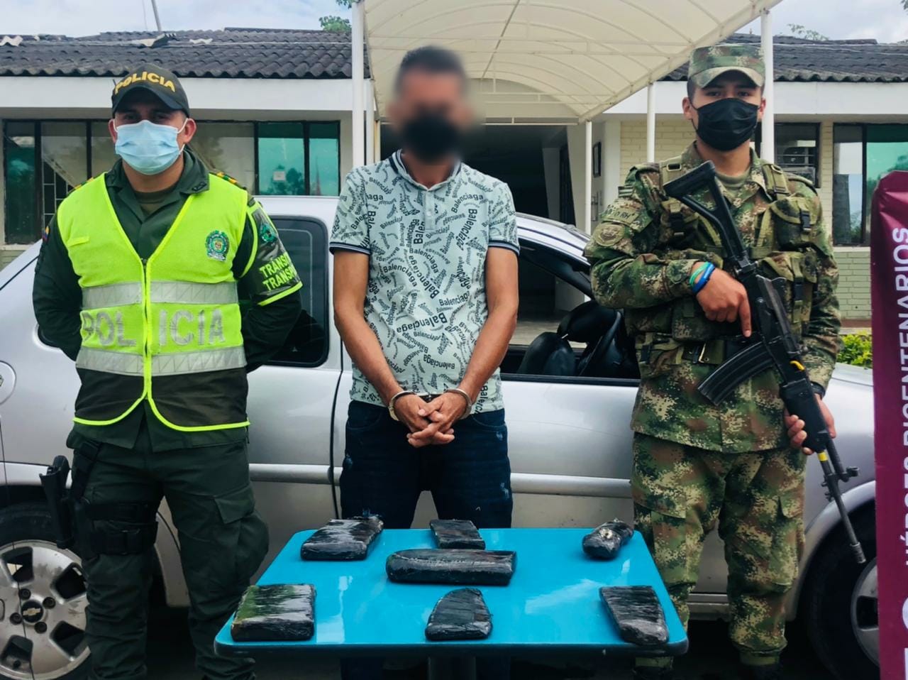 capturado_con_base_de_coca