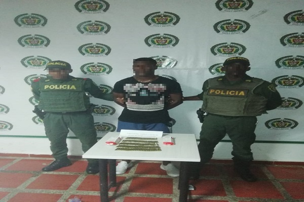 Portaba-un-botiquín-cargado-de-municiones. 