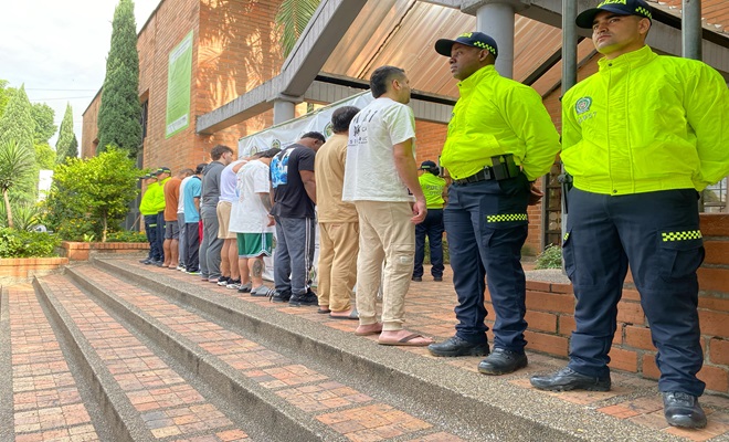 capturados con personal de la sijin