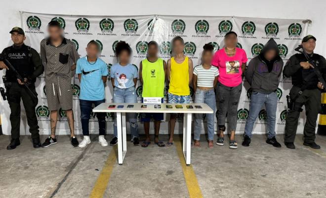 Dentro de los detenidos, una persona fue capturada en flagrancia por estupefacientes y porte ilegal de armas de fuego.