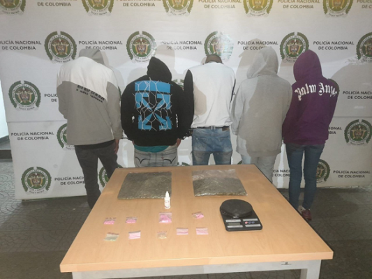 En el barrio la asunción fueron capturadas 5 personas con estupefacientes