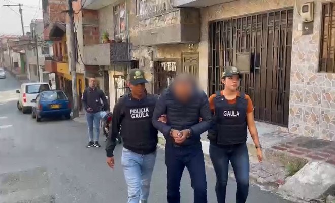 5 personas capturadas en flagrancia, exigían altas sumas de dinero a comerciantes en Medellín