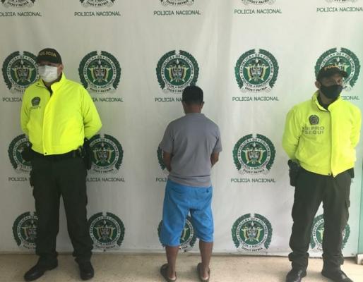 Una persona capturada por acto sexual