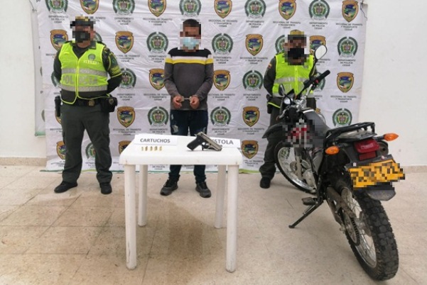 Capturamos-a-una-persona-por-el-delito-hurto-y-porte-ilegal-de-armas