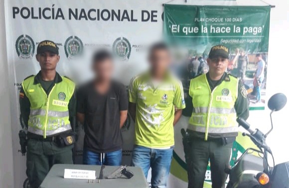 Capturamos dos sujetos por porte ilegal de armas de fuego