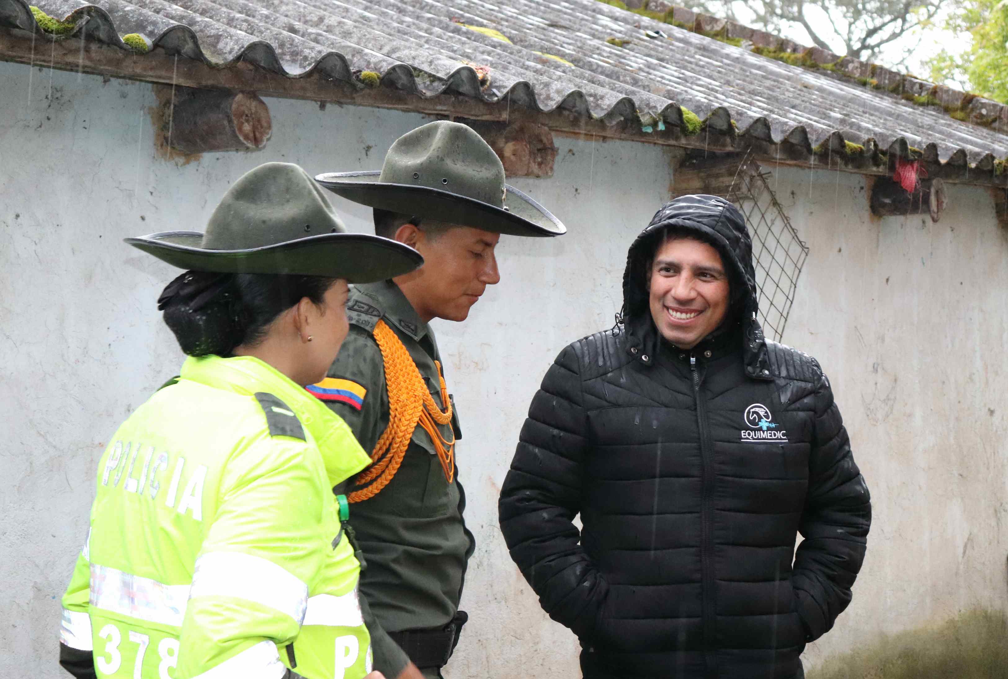 carabineros-con-la-comunidad