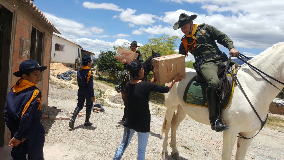 Carabineros patrullan los campos