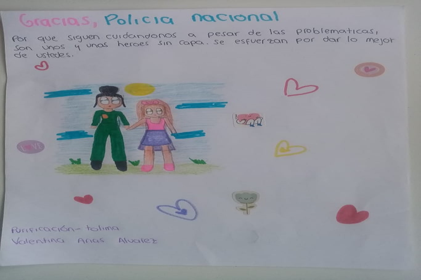 Con cartas niños del Tolima expresan su agradecimiento con sus policías 