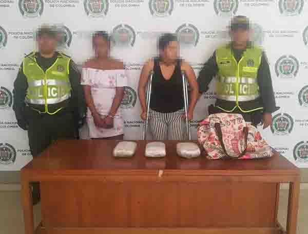 dos  mujeres capturadas 