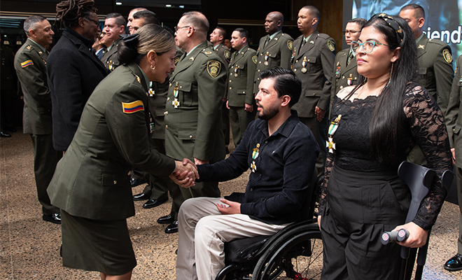 Ceremonia de condecoraciones aniversario DIBIE