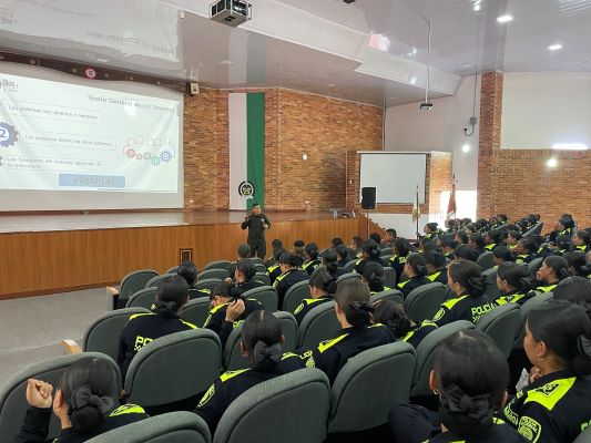 Charla al personal de área académica
