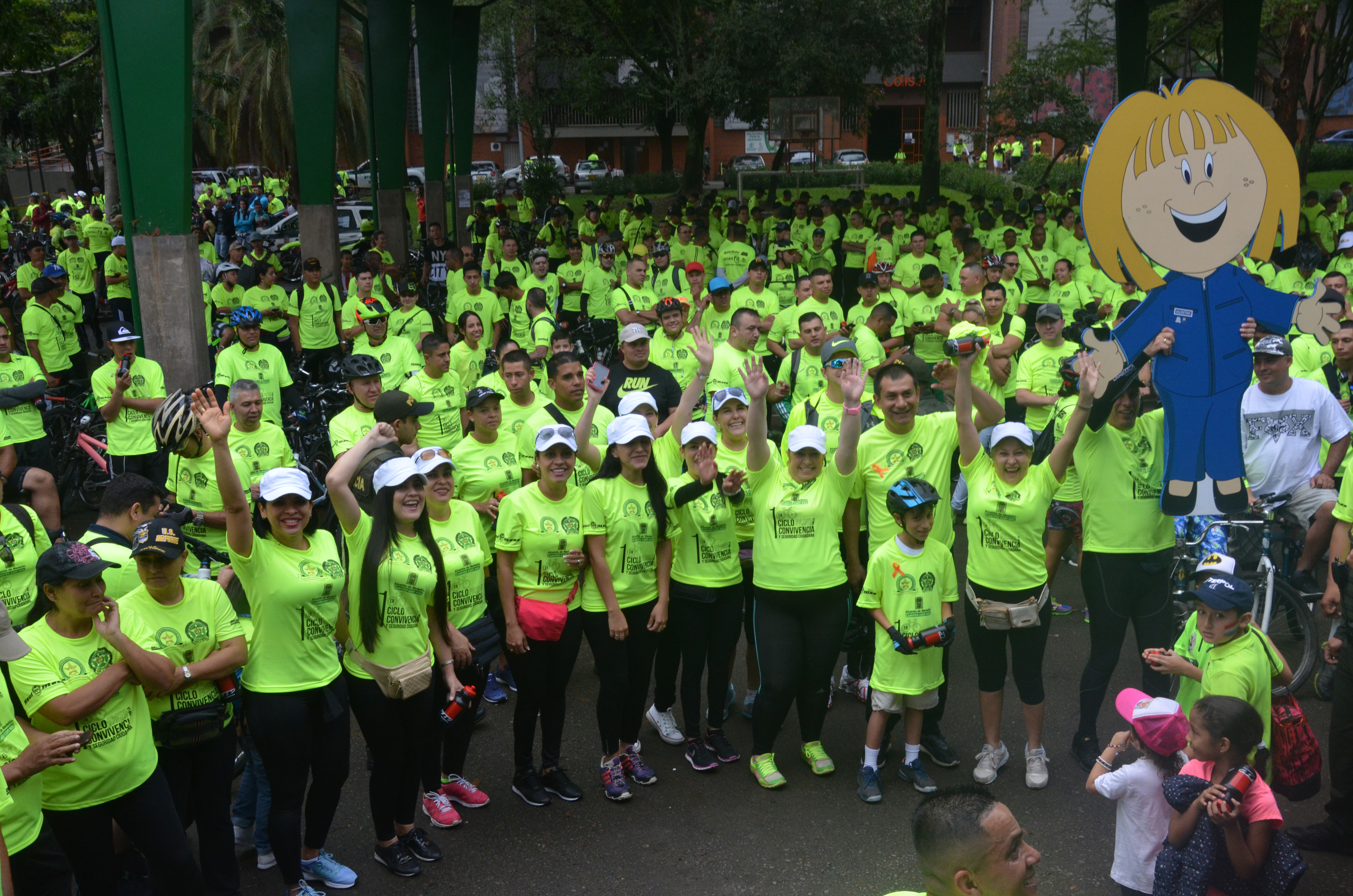 Participantes primer ciclo paseo familiar área metropolitana 