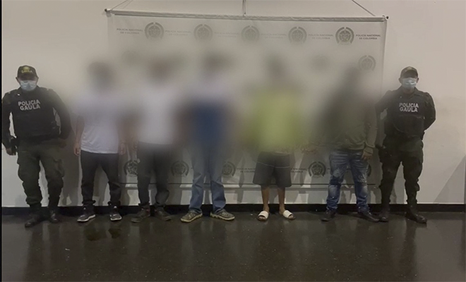 Capturados policías custodiando