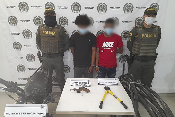 Cinco personas fueron capturadas cuando presuntamente estaban robando cables de redes de servicios públicos en Arjona