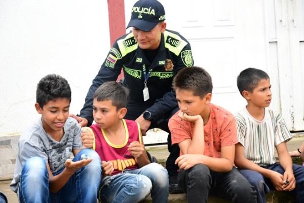 Celebramos el día de los niños a través de cine con mi Policía  