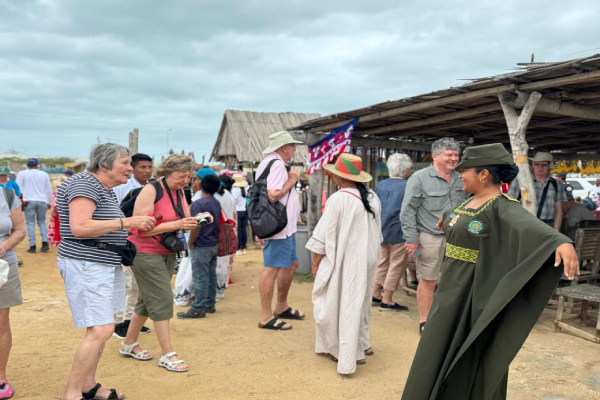 En regiones como La Guajira, la estrategia refuerza el compromiso policial con la convivencia y el acompañamiento comunitario.