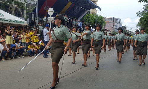 Más de 1.000 uniformados participaron del tradicional desfile de la fiesta patria