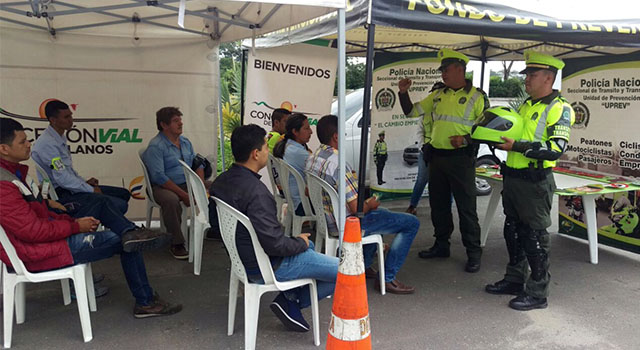 La Policía Nacional-promueve el respeto de las señales de tránsito-en el Meta