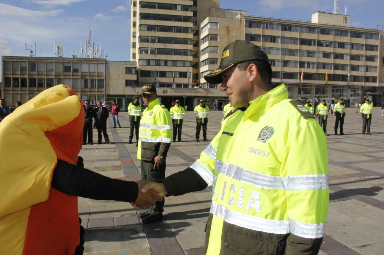 policia-laza-campaña-no-de-papaya