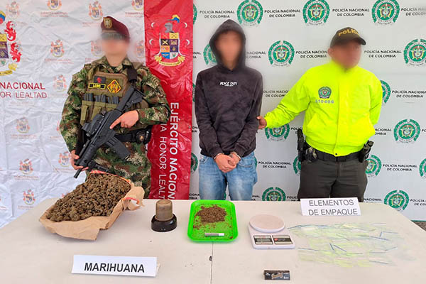 Se le incautaron tres libras de marihuana, una gramera y elementos de empaque para esta sustancia ilegal