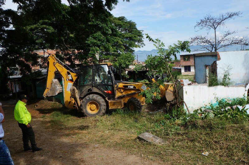 demolicion-policia-valle-inmueble-zarza-expendio-alucinogenos
