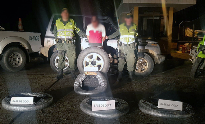 En-Meta-descubrimos-68-kilos-de-base-de-coca-entre-las-llantas-de-un-campero