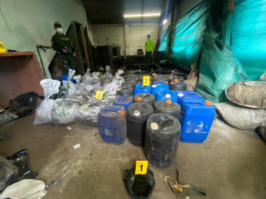 Destruimos el primer megalaboratorio para extraer y procesar permanganato de potasio en Bogotá