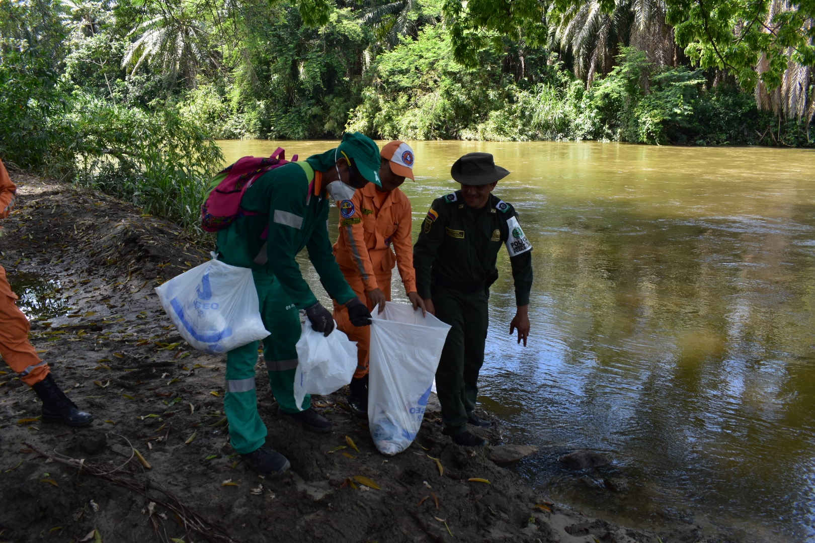 dia internacional del reciclaje-proteccion ambiental-rio-aracataca-gupae-grupo ambiental y ecologica-magdalena