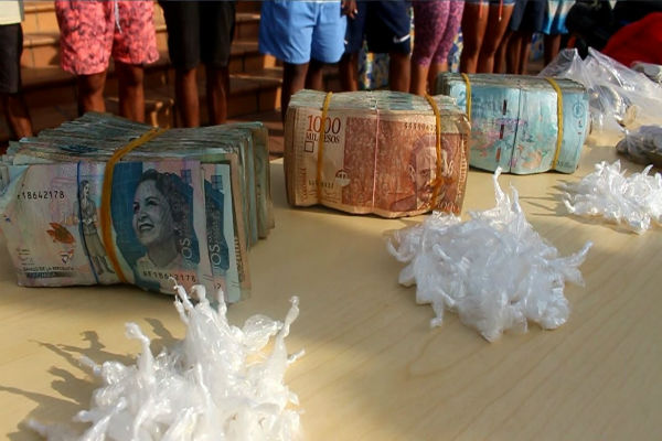 Dinero_y_estupefaciente_incautado