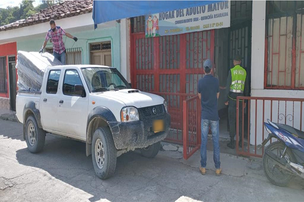 Colchonetas donadas a hogar geriátrico