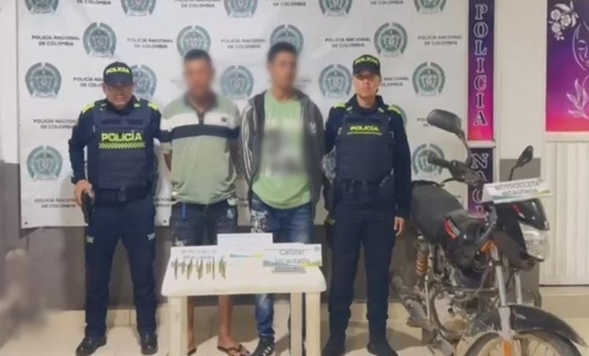 Dos Policías y Dos capturados y elementos incautados