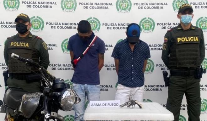 dos-capturados-en-florencia-con-arma-de-fuego-ilegal
