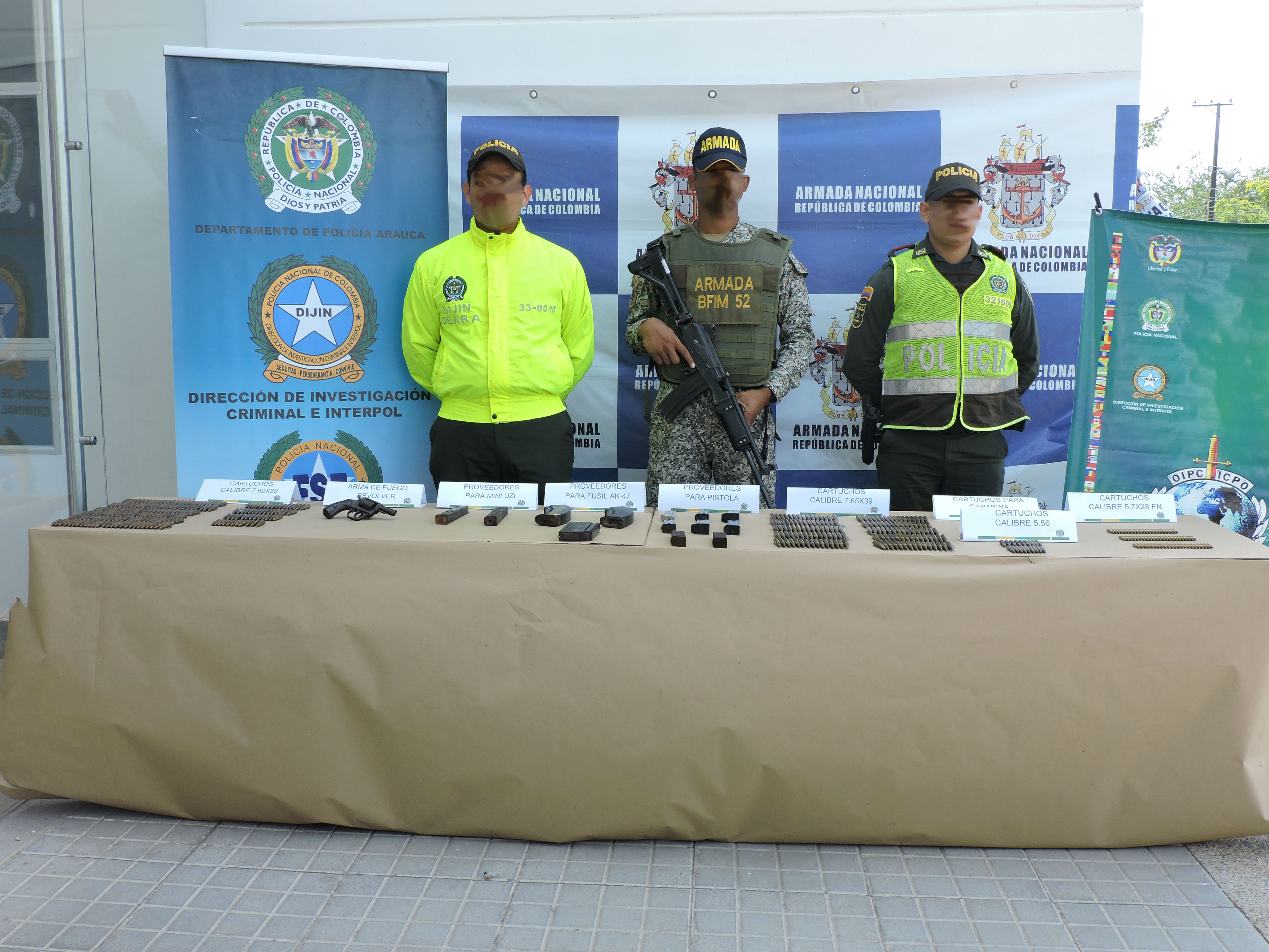 material de guerra ubicado por la policia nacional en arauca