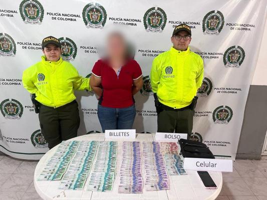 Capturada una mujer que portaba una alta suma de dinero 