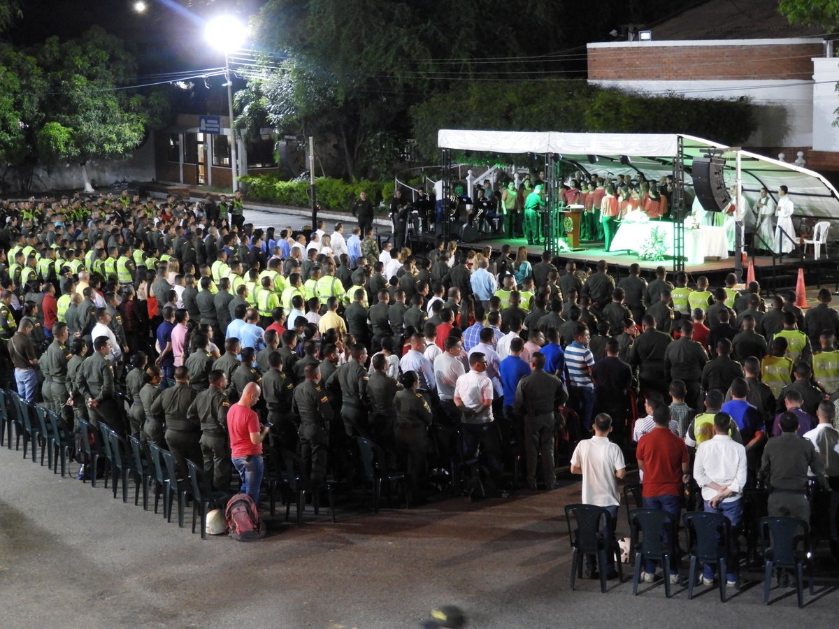 con-una-ofrenda-floral-y-una-eucaristía-conmemorativa-las-autoridades-exaltaron-la-labor-de-la-institución 