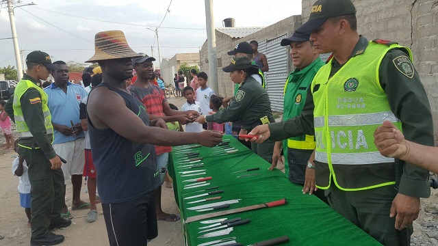 entrega-armas-comunidad-afro