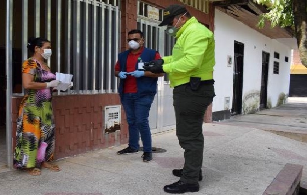 entrega-celulares-recuperados-casa-casa-florencia