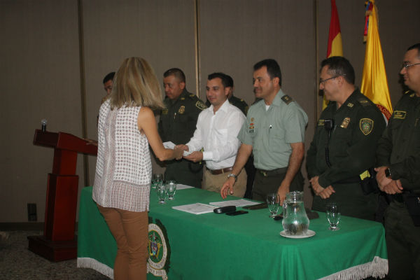 Graduación-239-líderes-cívicos-en-espacios-pedagógicos.