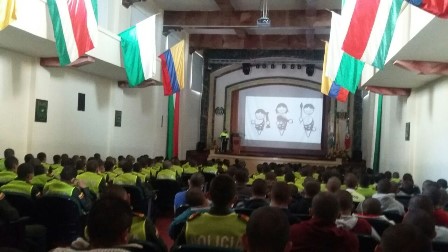 Con diferentes actividades se hace un homenaje a las mujeres que a diario nos acompañan en nuestras labores.