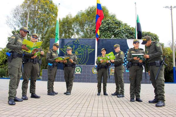 Fotografía grupal de estudiantes integrantes de semilleros de investigación