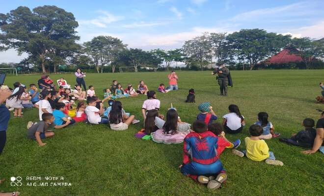 niños, niñas y adolescentes, disfrutando de las actividades lúdicas y recreativas