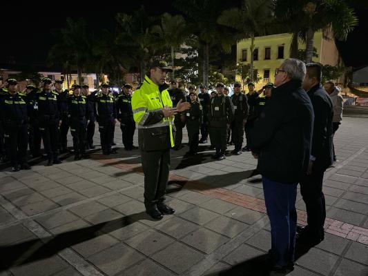 Coronel Andres Serna Formación 