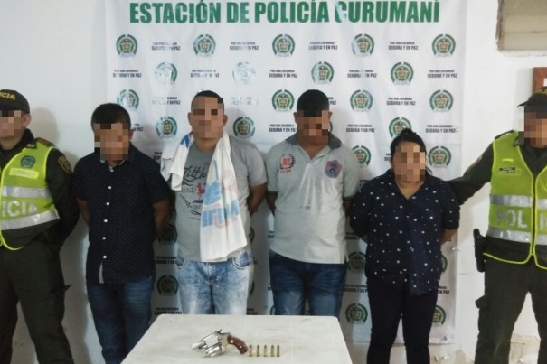 foto- Caen-los-del-carro-rojo