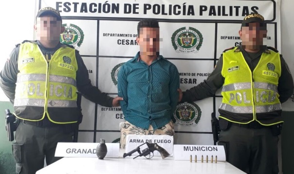foto-Policía-Nacional-captura-a-un-hombre-con-una-granada-y-revolver-calibre 38